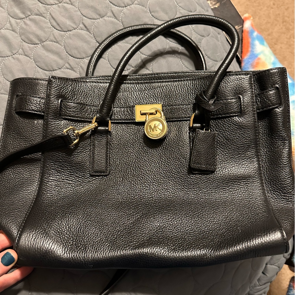 MICHAEL KORS BLACK LEATHER PURSE